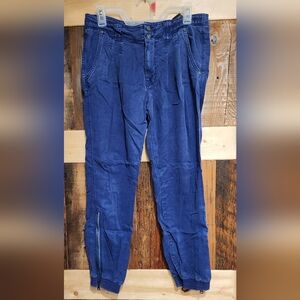 7 For All Mankind capri joggers